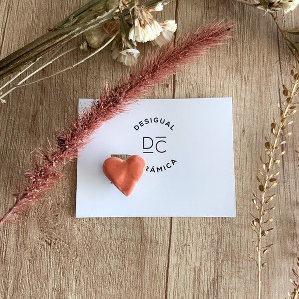 Producto - Prendedor corazón coral
