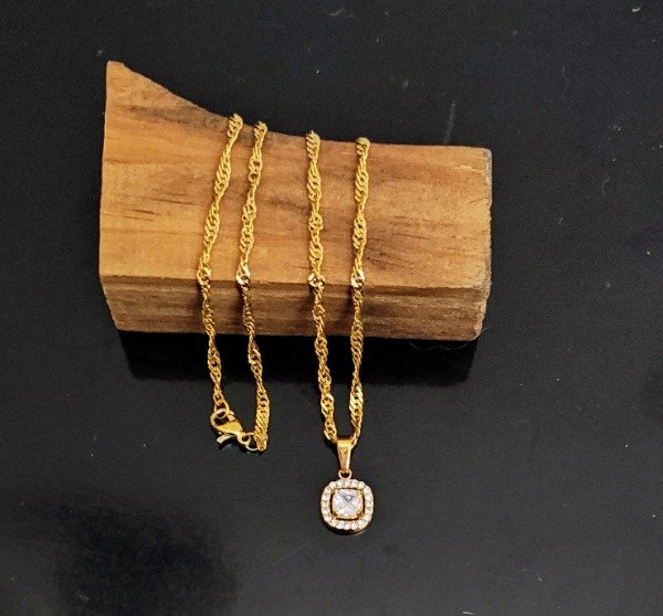 Producto - Collar Cadena Torzada con dije Cuadrado Cubik