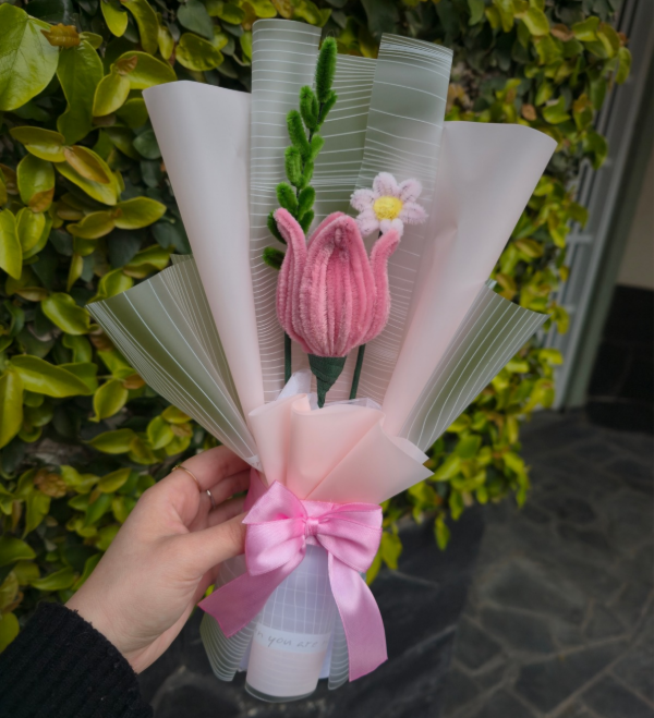 Producto - Ramo tulipan rosa con margarita (se puede modificar el color)