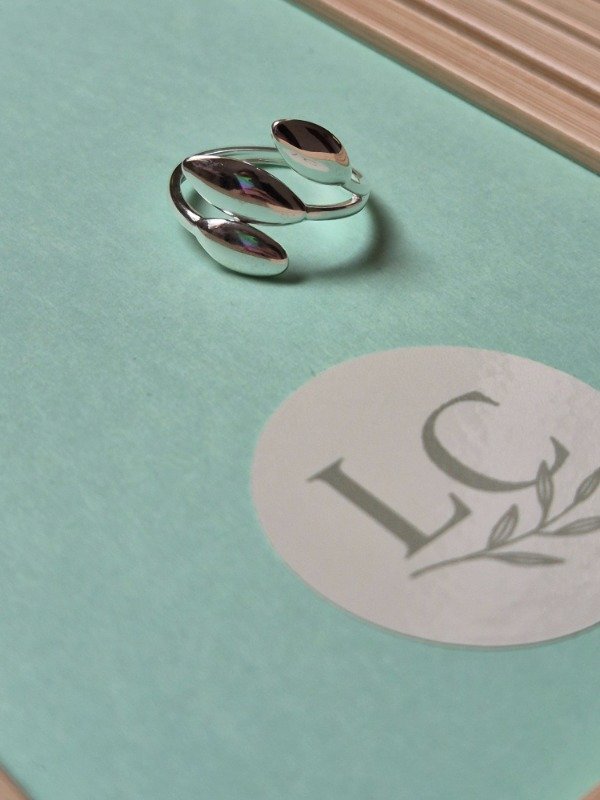 Producto - Anillo 3 hojas regulable