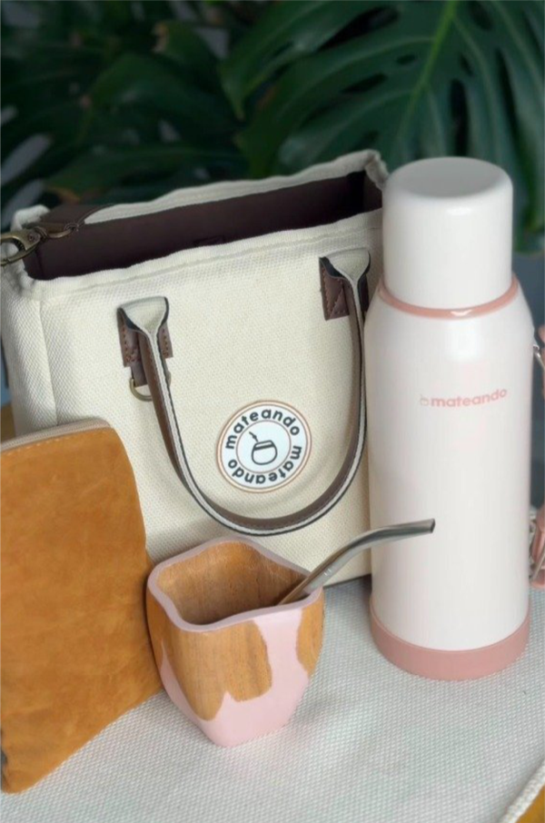 Producto - KIT MATERO CAPRI TERMO Y MATE ROSE QUARTZ C/ YERBERA GAMUZA