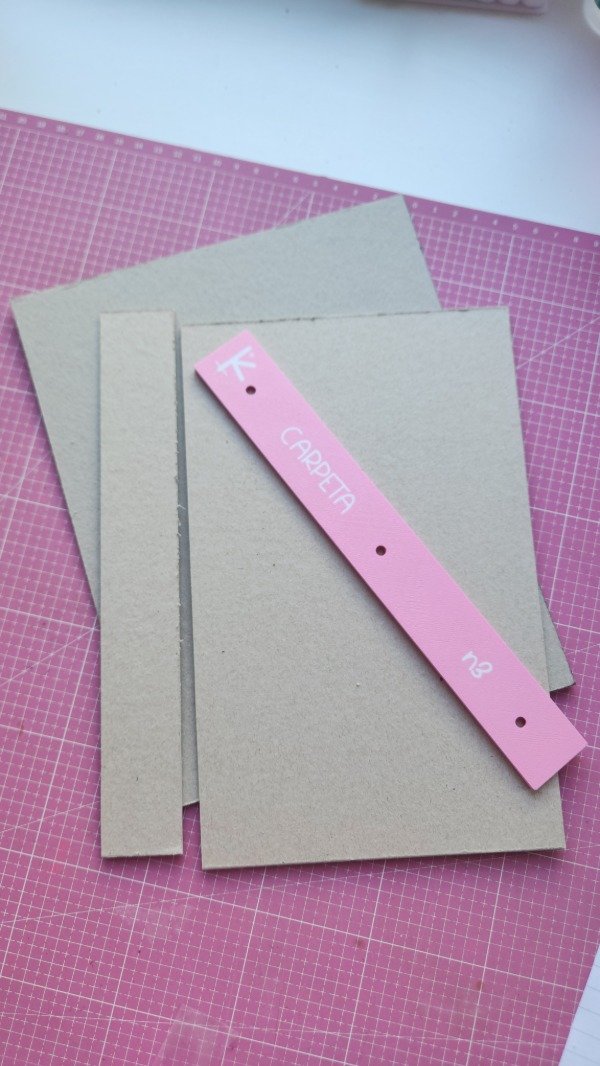 Producto - Plantilla para  perforaciones de carpeta número 3