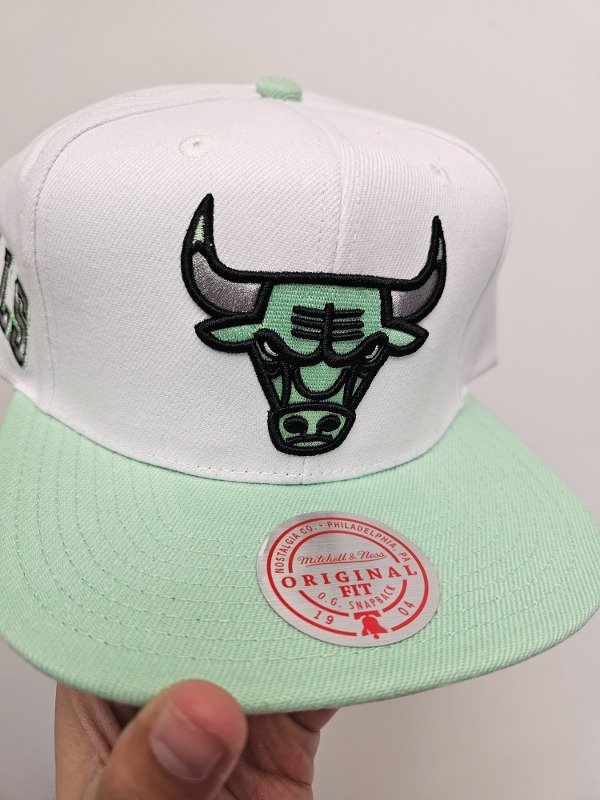 Chicago Bulls Platinum Mint 2023 Mitchell And Ness Snapback — imagen 2