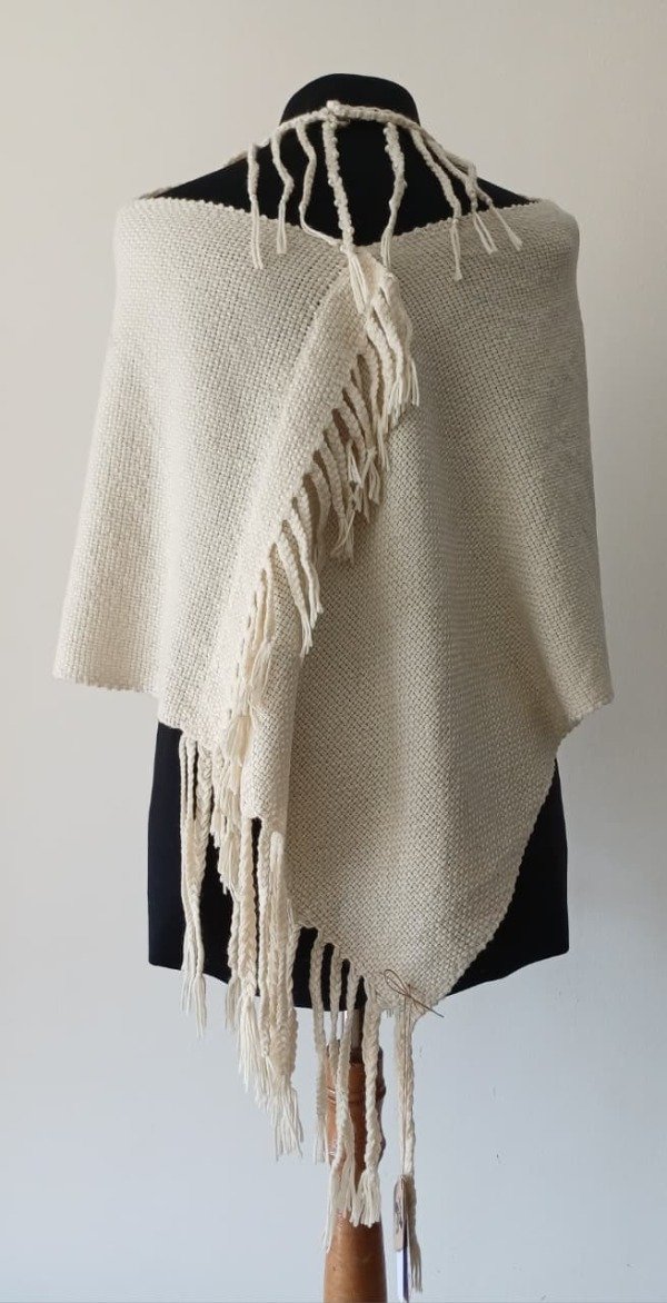 Producto - PONCHO TRIANGULAR LANA MERINO - 5
