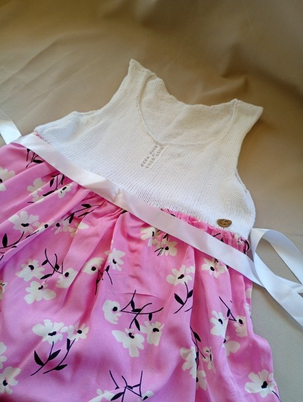 Producto - Vestido blanco con fibrana floreada. 2 a 3 años