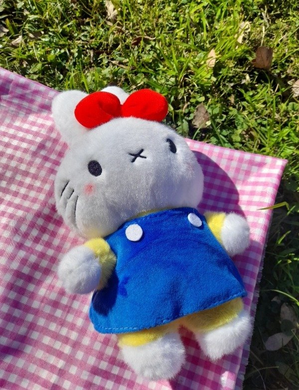 Producto - Peluche miffy x hello kitty