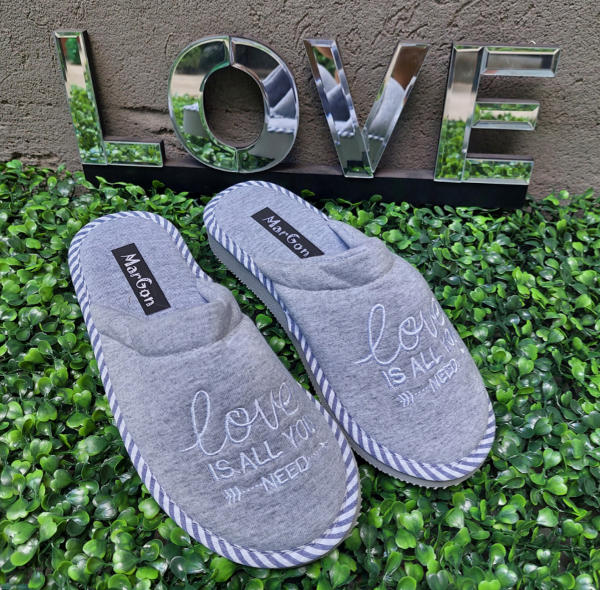 Producto - Pantuflas Love Is all Grises