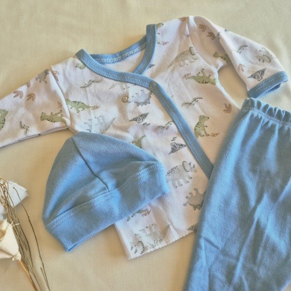 Producto - Ajuar batita dinos celeste