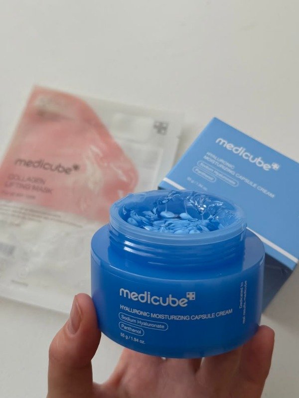 Producto - Crema Medicube con capsulas activas de hialurónico