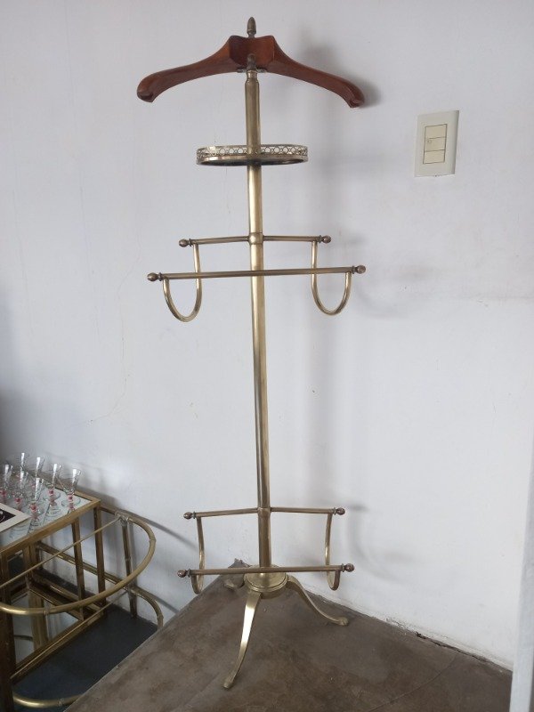 Producto - Perchero de pie bronce y madera