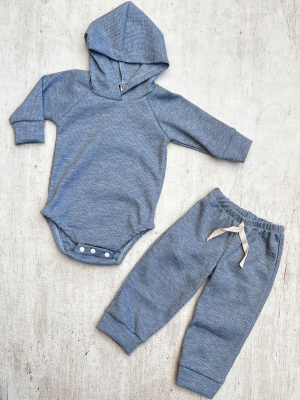 Producto - Conjunto body buzo + pantalon 3/12M. Precio x4