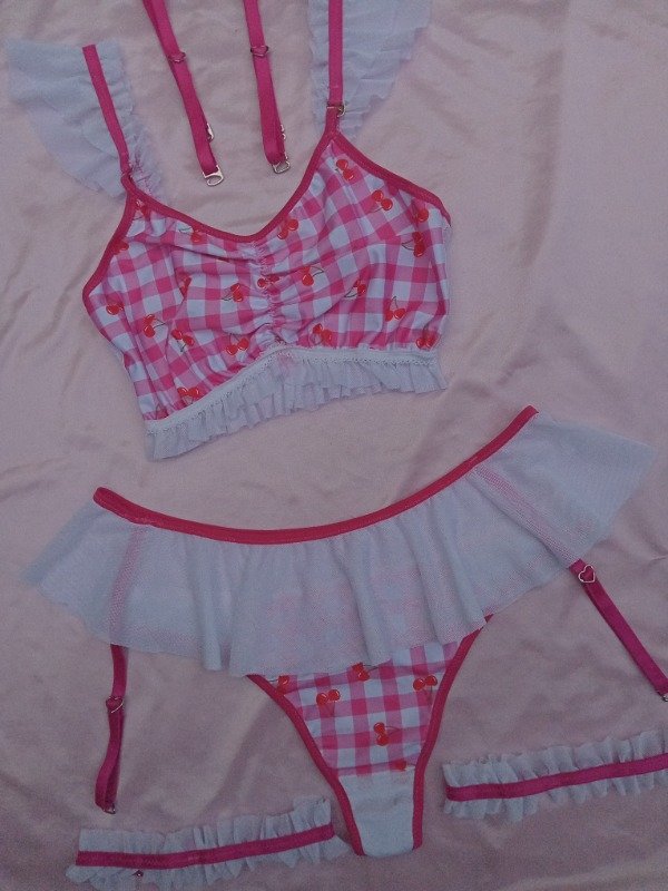 Producto - Set Anne (top con bombi y liguero)