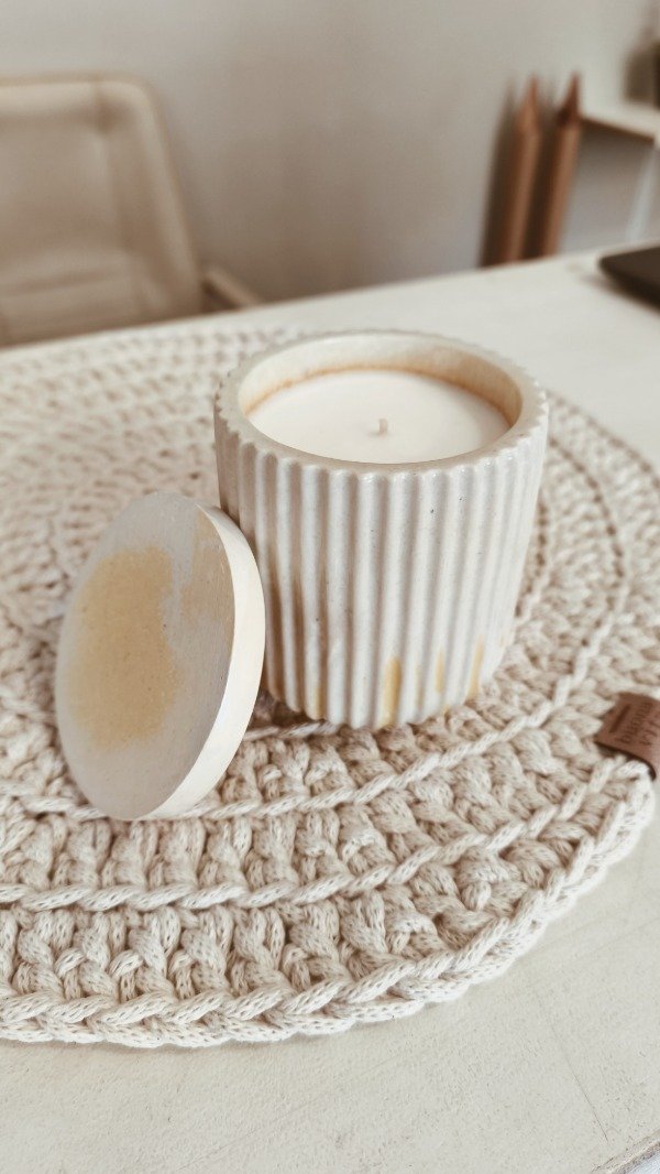 Producto - Vela Minimal Stripes - amarilla (chica)