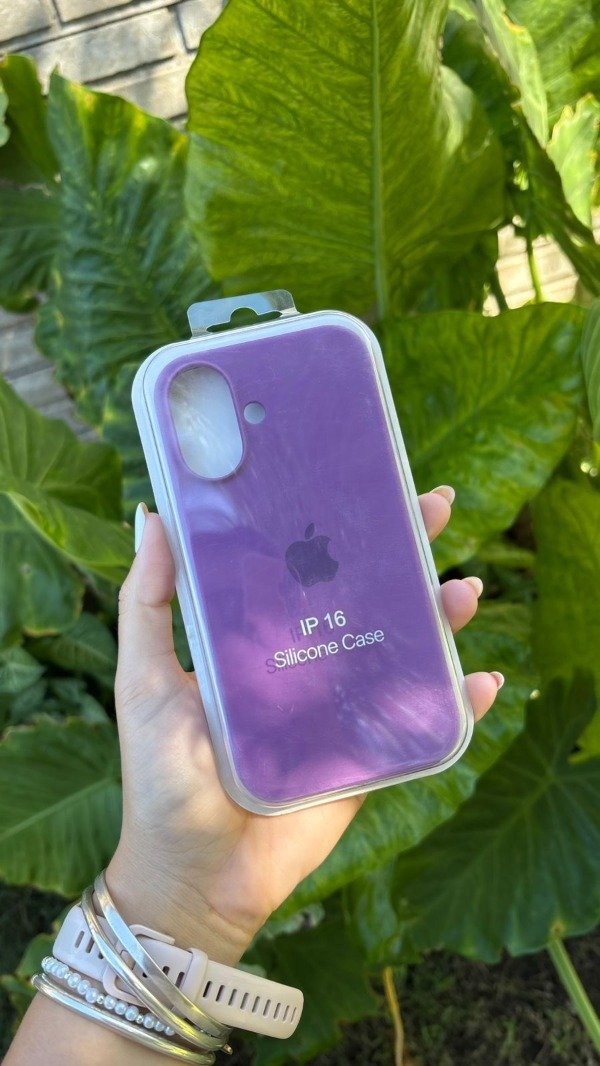 Producto - Silicon case violeta - iPhone 16