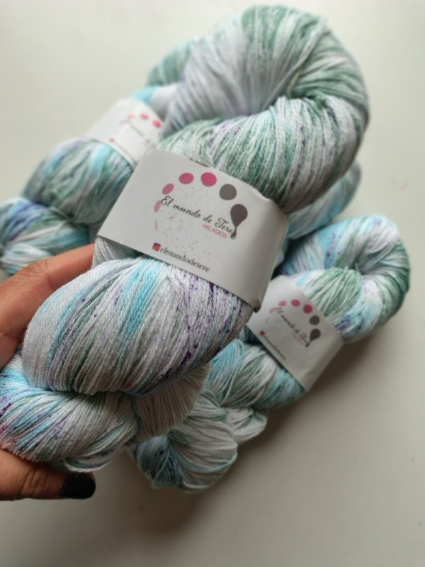 Producto - Colibrí. Fingering - Hilo de algodón 8-3.