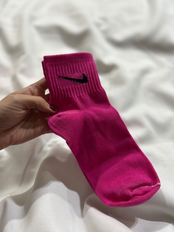 Producto - NIKE FUCSIA SOQ ALTO