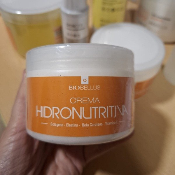Producto - CREMA HIDRONUTRITIVA CON COLAGENO 250grs