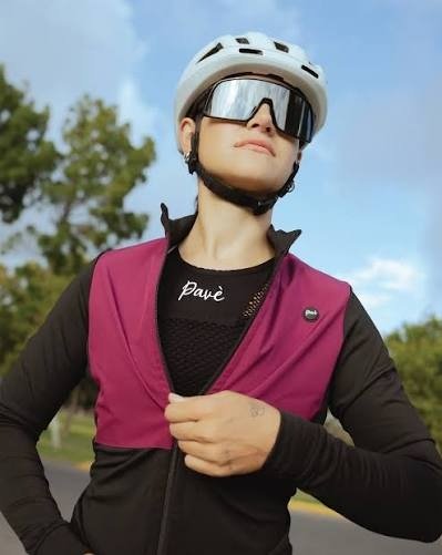 Producto - CAMPERA AEROGUARD NEGRA MALBEC PAVÉ
