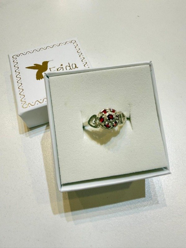 Producto - Anillo diseño frutillita en plata 925.