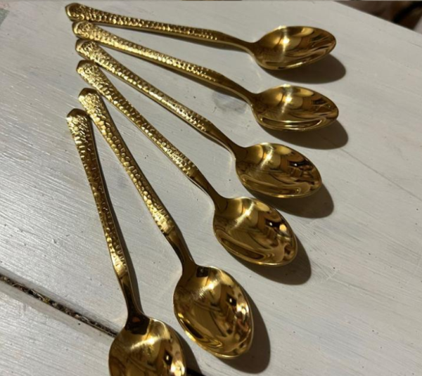 Producto - Cuchara dorada con detalle corta