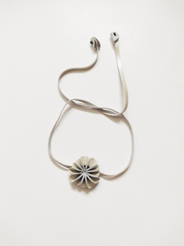 Producto - Choker Flor Beige - 0