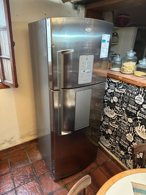 Producto - HELADERA CON FREEZER NO FROST WHIRPOOL 71x33x185 #11778