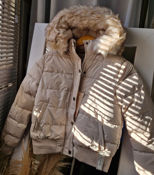 Producto - Campera beige importada peluche