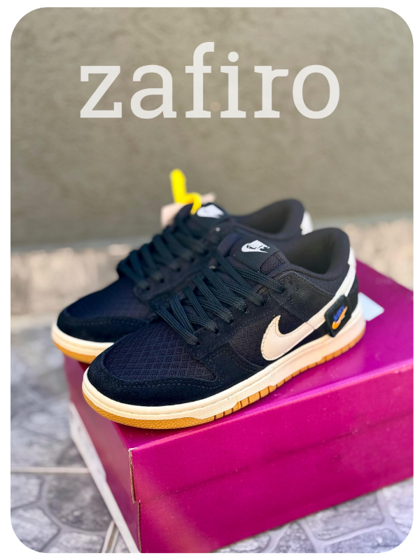 Producto - Nike Teddy Negra