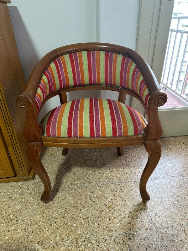 Producto - SILLON 1 CUERPO DE ROBLE TAPIZADO IMPECABLE 62x48x75 #11553