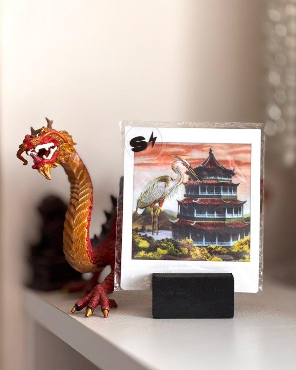 Producto - Polaroid China antigua + Base de madera