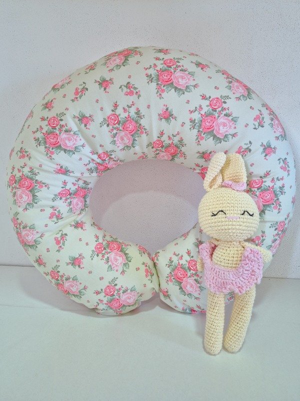 Producto - Almohadon de amamantar Flores beige con rosa