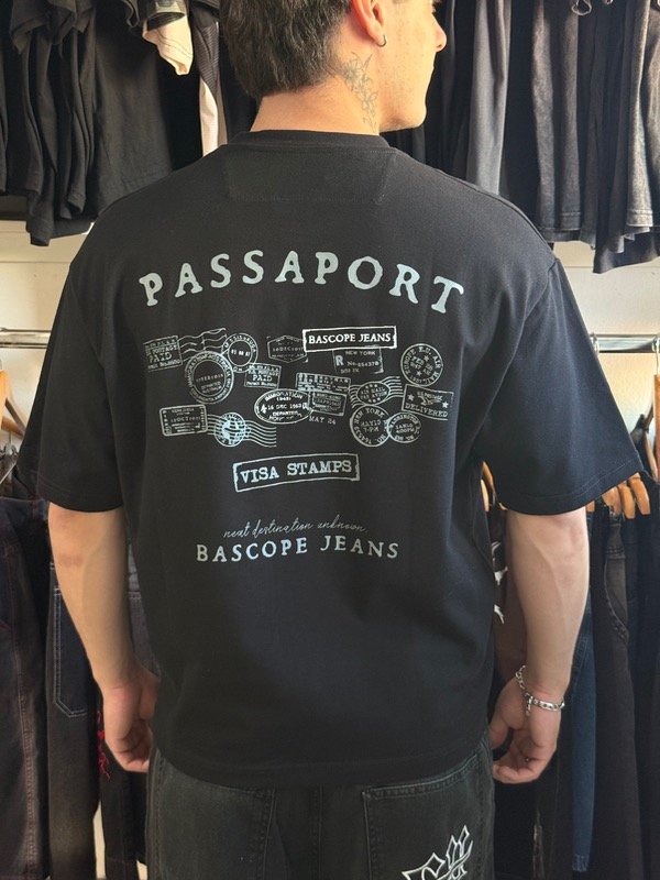 Producto - Remera Boxy Fit Passaport
