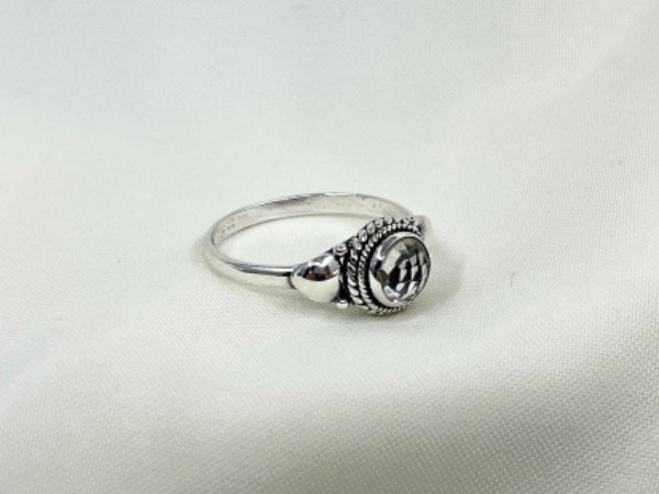 Producto - Anillo de plata con piedra cuarzo cristal IRLANDA