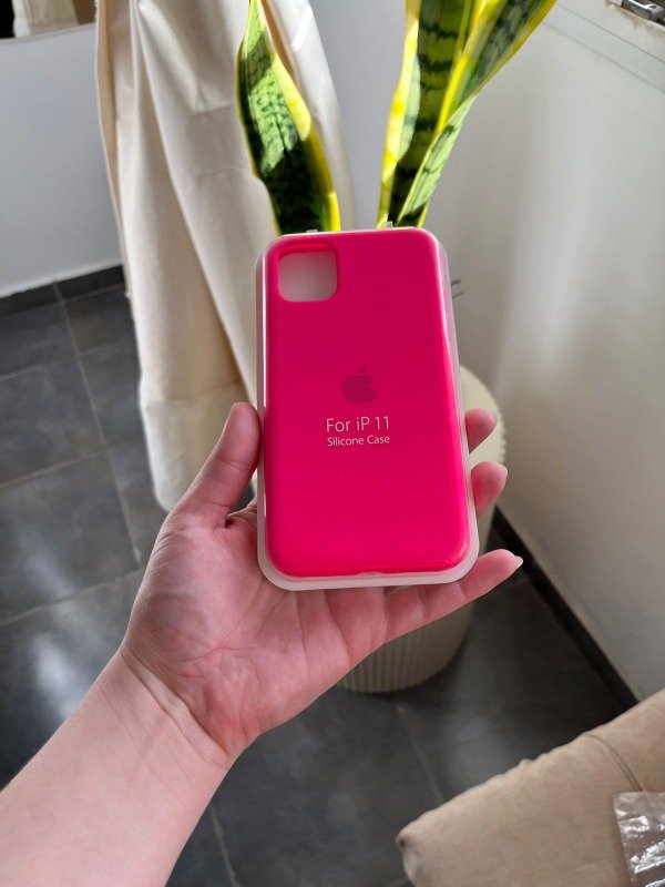 Producto - Silicone Case Rosa Fluo (Iphone 11)