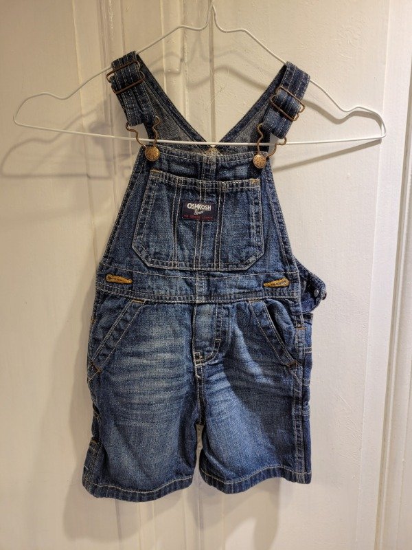 Producto - Jardinero OSH KOSH de jean azul Talle 18 meses - PRECIO: 15X