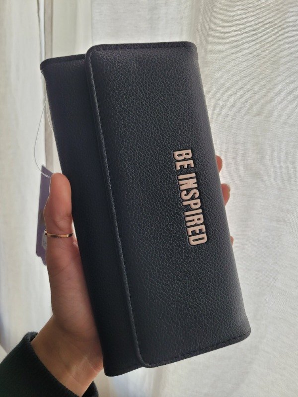 Producto - Billetera tipo sobre negro - Be Inspired Muaa!
