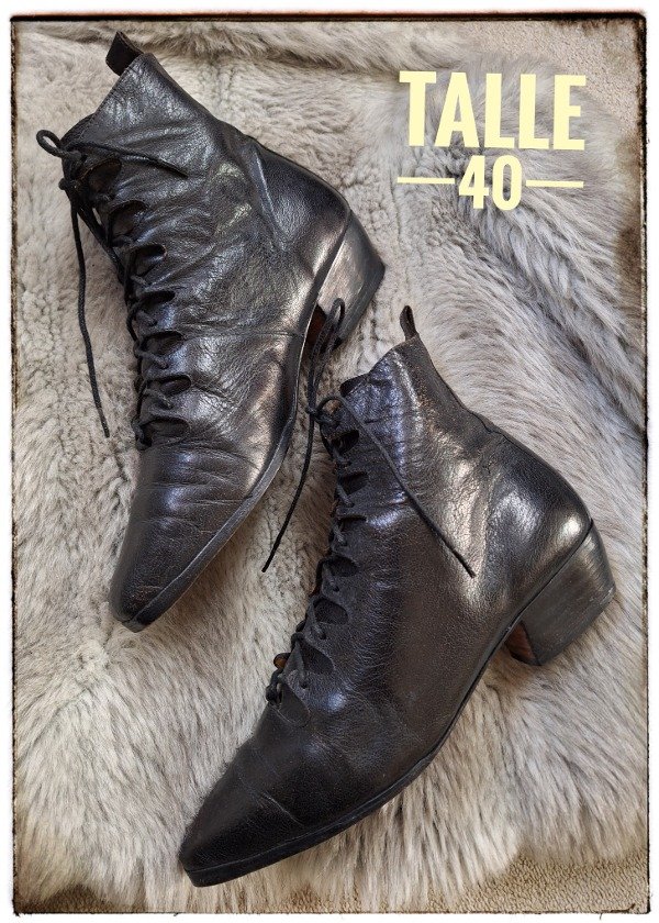 Producto - Botas Acordonadas Cuero Negro Talle 40