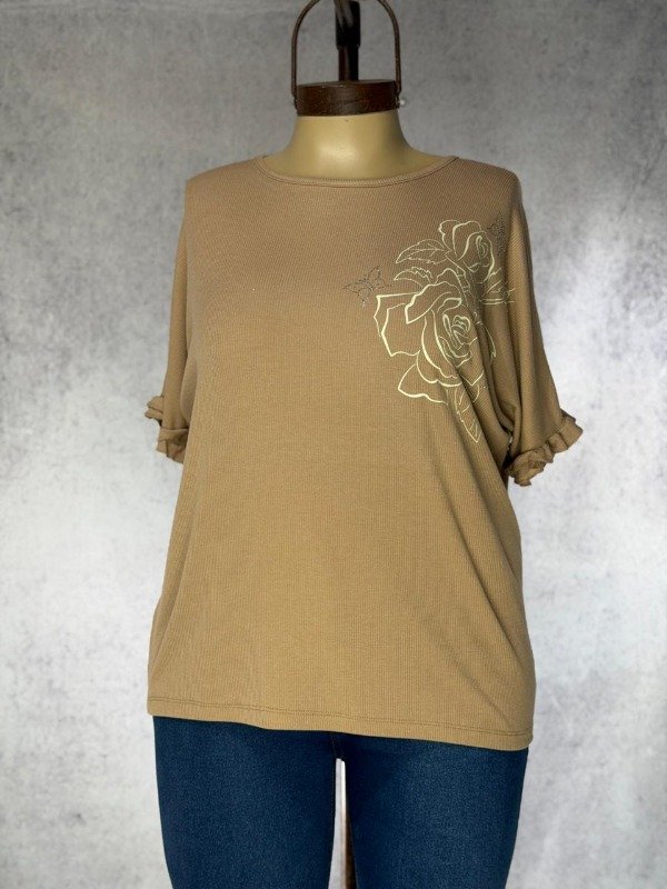 Producto - REMERA MARRON FLOR MORLEY VOLADOS