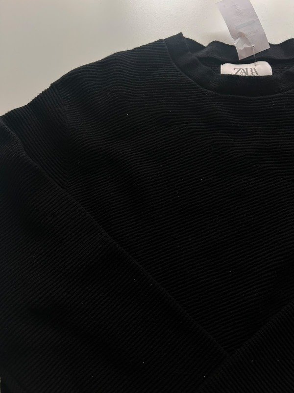 Producto - Buzo negro texturado Zara - 2