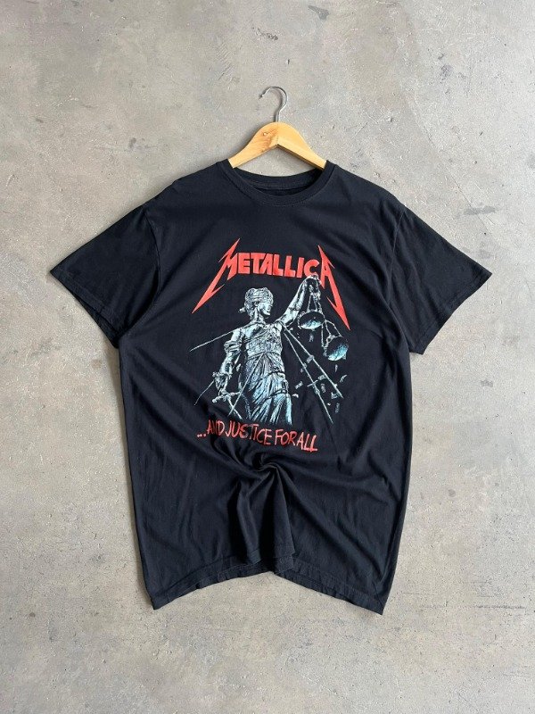 Producto - REMERA DE ALGODÓN METALLICA FULL BLACK (M)