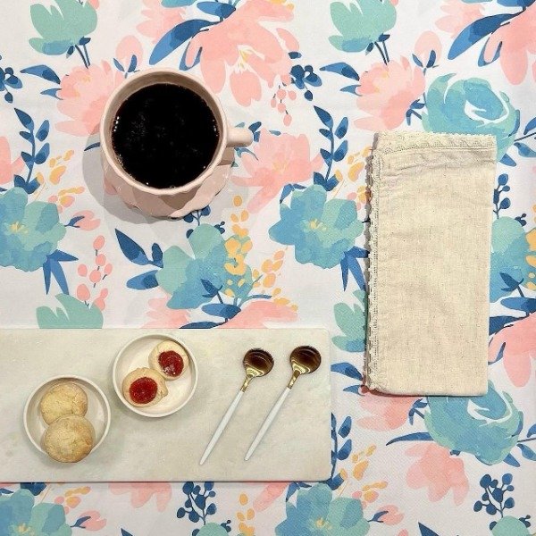 Producto - Mantel de Tela Antimanchas Premium Flores Pastel