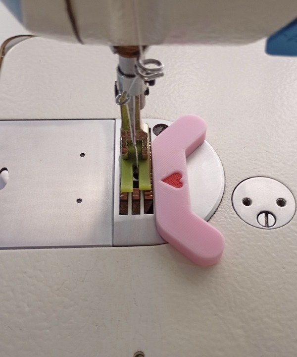 Producto - Guía de costura imantada con corazón
