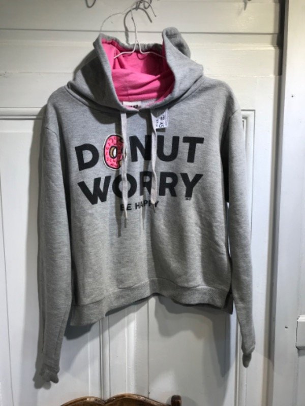 Producto - Buzo 47 STREET gris dona capucha rosa- Talle XS- PRECIO: 32x