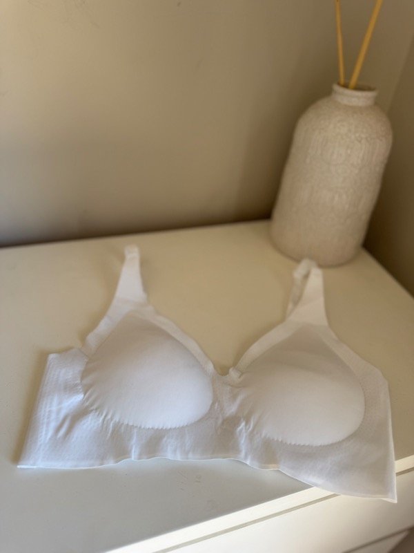 Producto - Corpiño sin costura bretel fino blanco #1