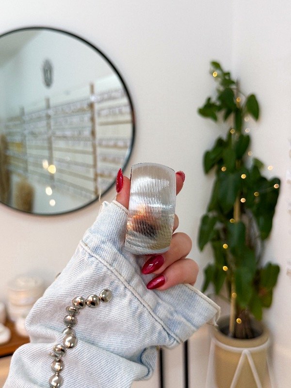 Producto - Brazalete plateado ancho líneas