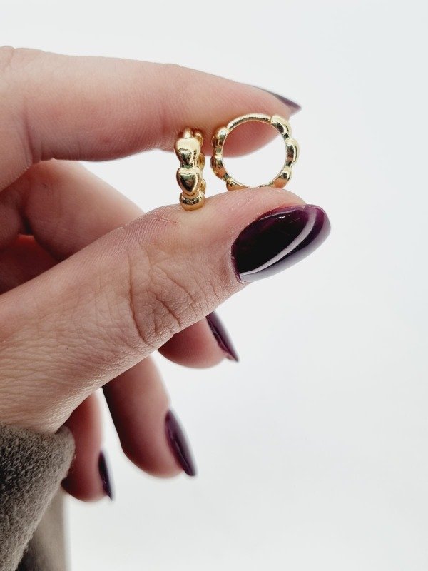 Producto - Aros acero dorado aergollita ancho 3 corazones inflad