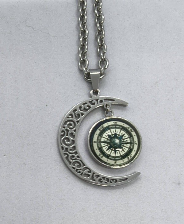 Producto - Dije de Luna y Brujula