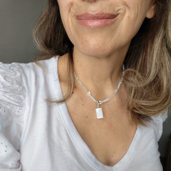 Producto - Collar Camelia selenita