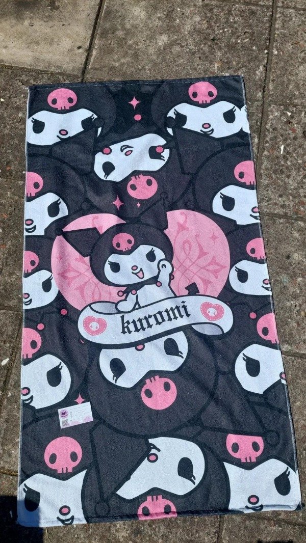 Producto - Toallon kuromi negro