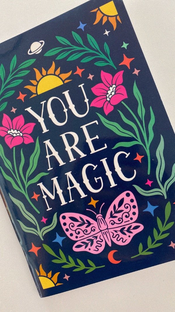 Producto - Cuaderno de diseño con hojas rayadas. Mediano. Magia